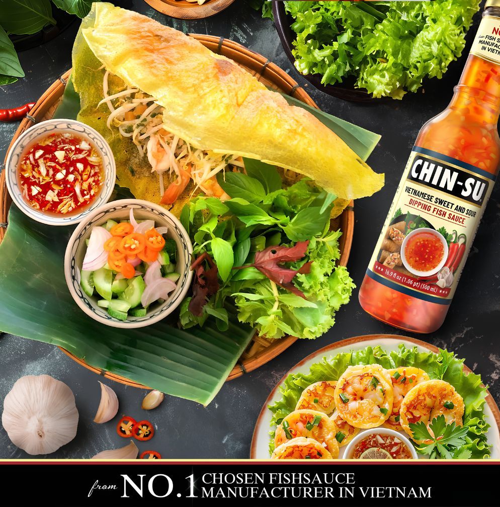 chin-su dipping fish sauce with banh xeo