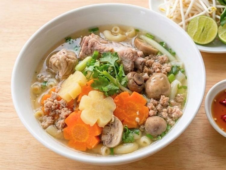 Vietnamese sup nui macaroni soup recipe